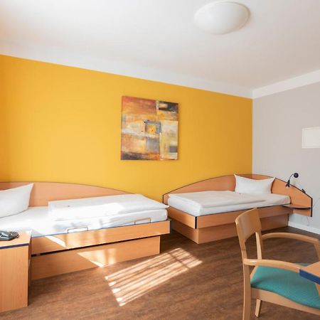 Hotel Mit-Mensch Berlin Exterior photo